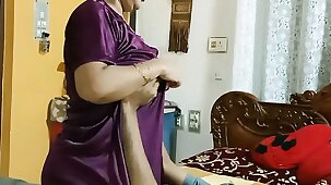 Indian hot Aunty XXX hardcore sex! Desi family sex