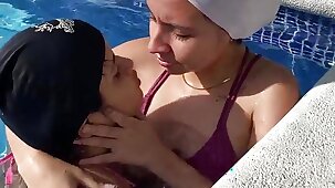 I invite my girlfriend to the pool and we fuck in the bathroom
